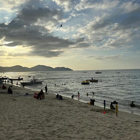Beach Resort Home Stay Sri Sayang 05 Apartment Batu Ferringhi 2Bedroom ภายนอก รูปภาพ