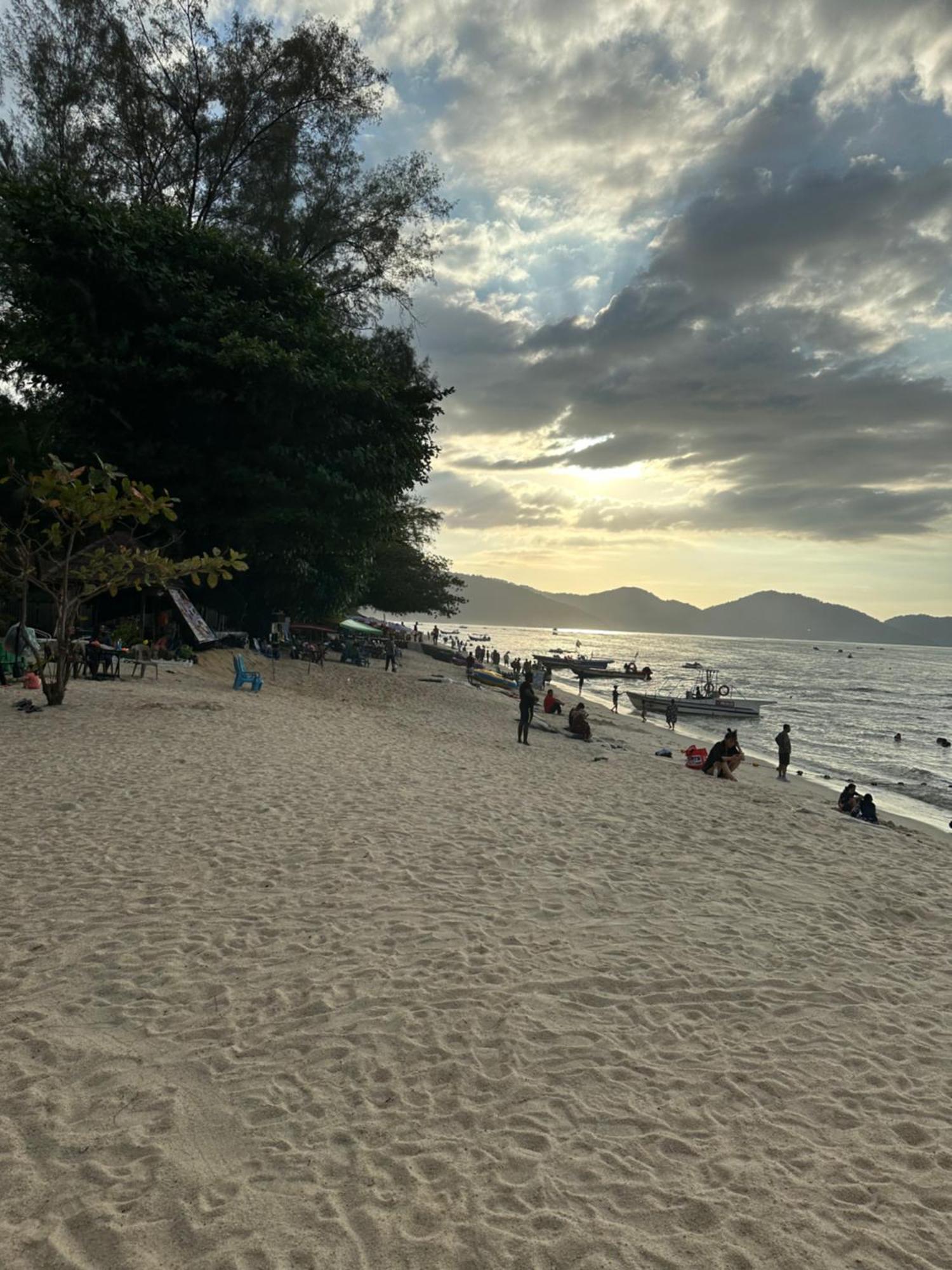 Beach Resort Home Stay Sri Sayang 05 Apartment Batu Ferringhi 2Bedroom ภายนอก รูปภาพ