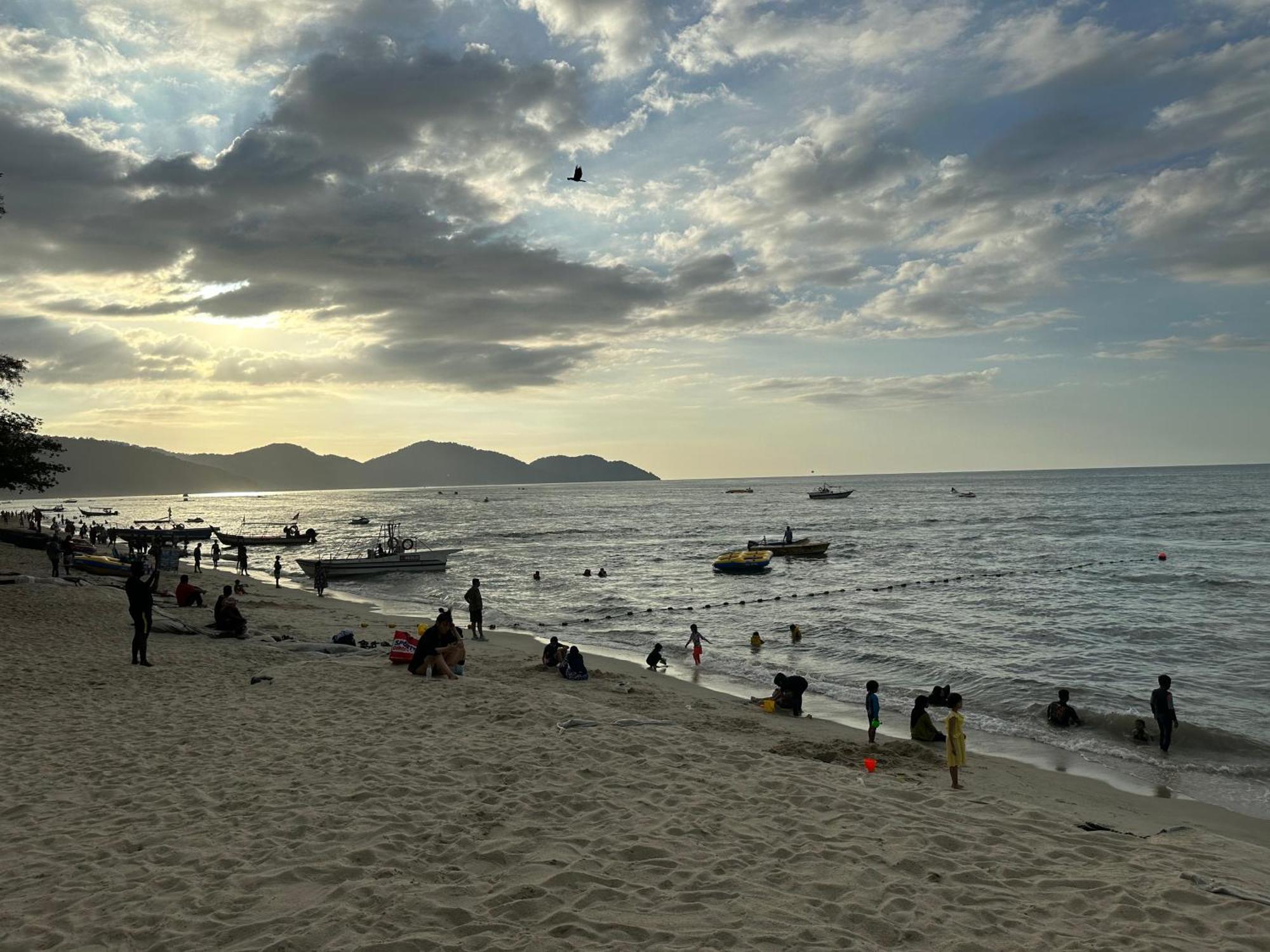 Beach Resort Home Stay Sri Sayang 05 Apartment Batu Ferringhi 2Bedroom ภายนอก รูปภาพ