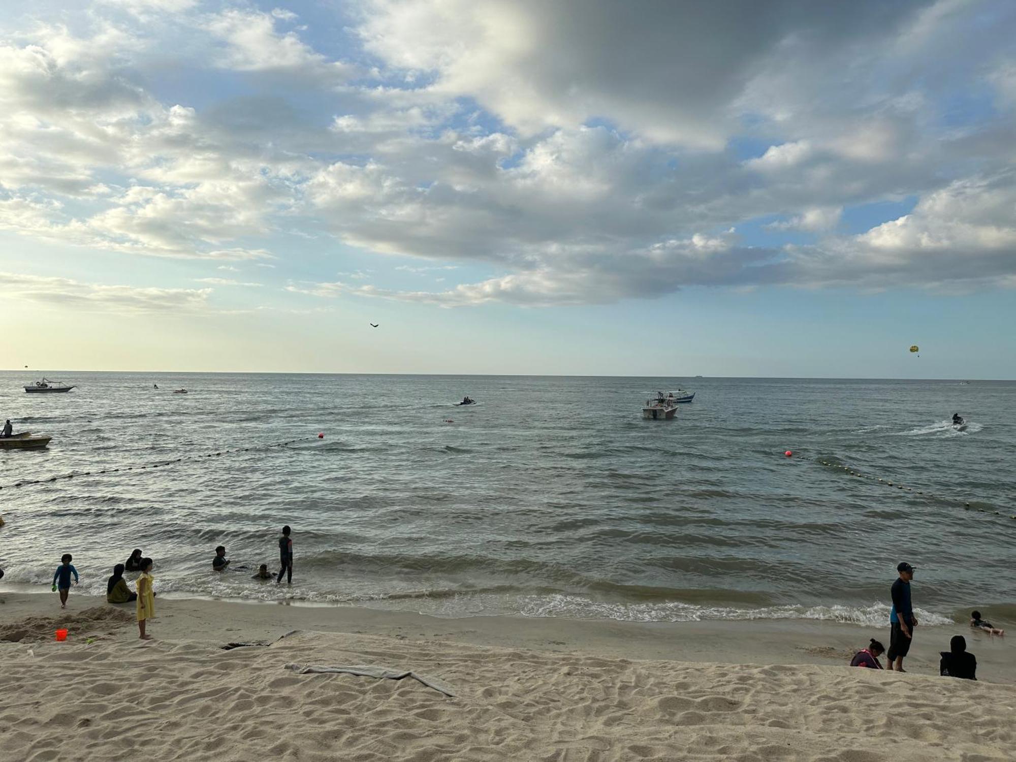 Beach Resort Home Stay Sri Sayang 05 Apartment Batu Ferringhi 2Bedroom ภายนอก รูปภาพ